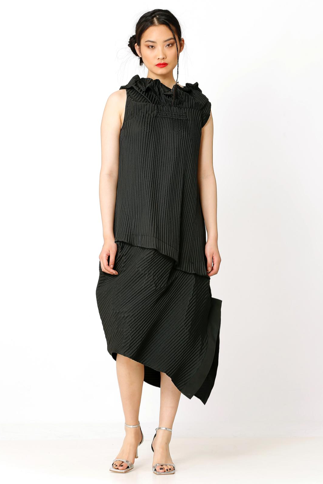 PLEATED SLEEVELESS DRESS